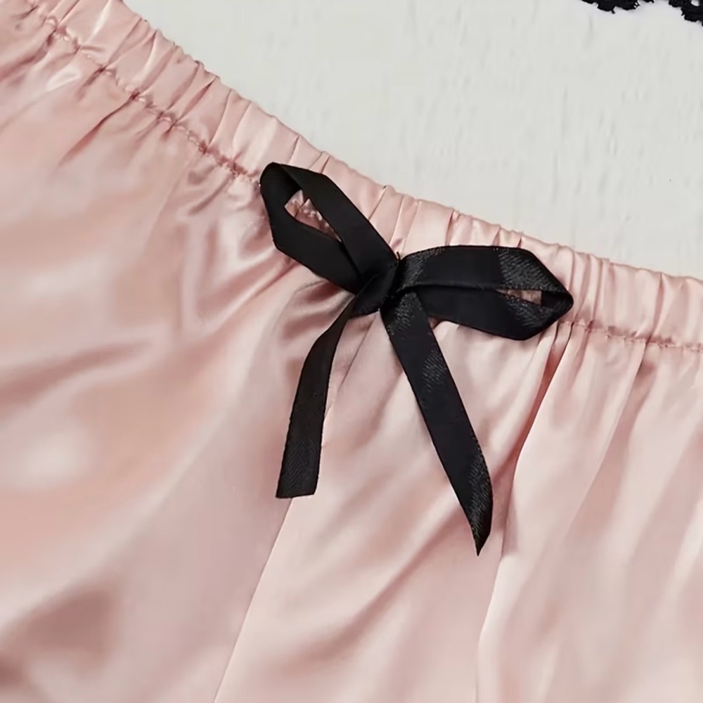 🥰4 Pc Pink and Black Lace Nighty Set🥰 - Picture 3 of 4